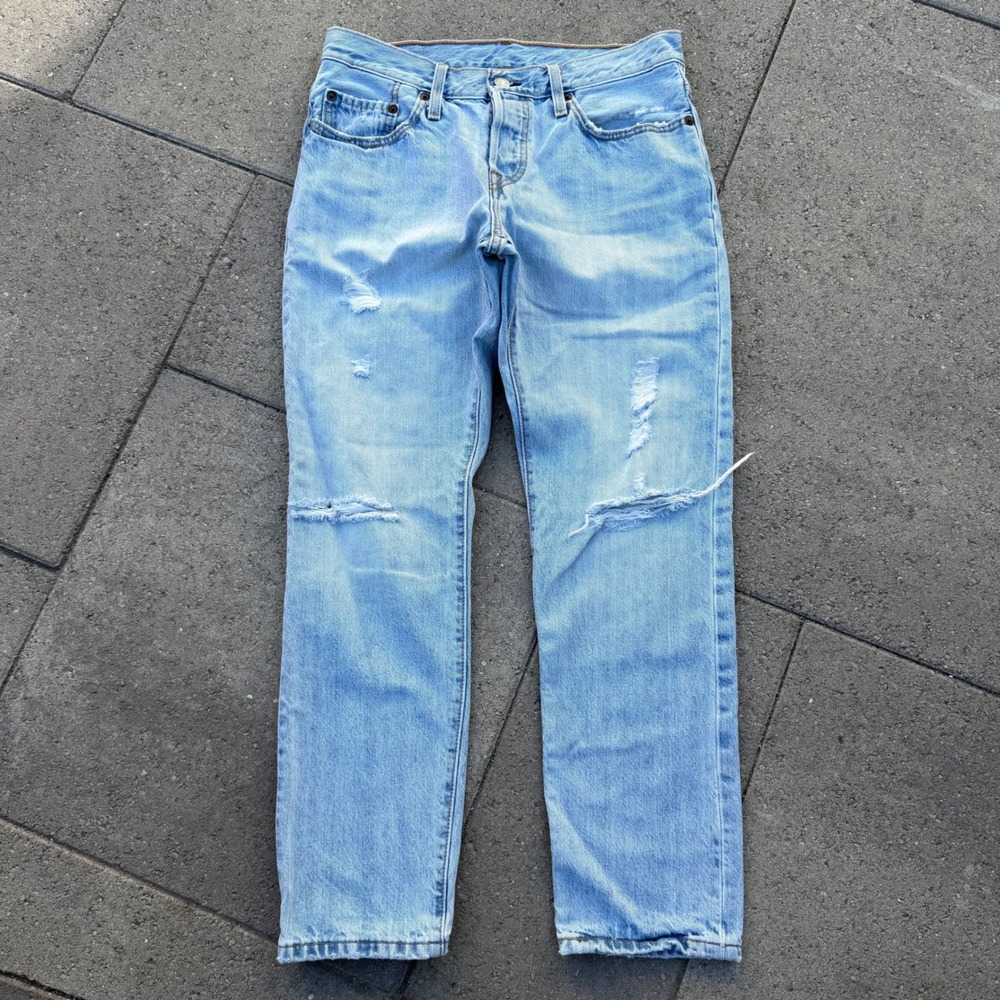 Levis 501 Original Fit Distressed Light Wash Straight Leg Jeans 26x32 17804-0042
